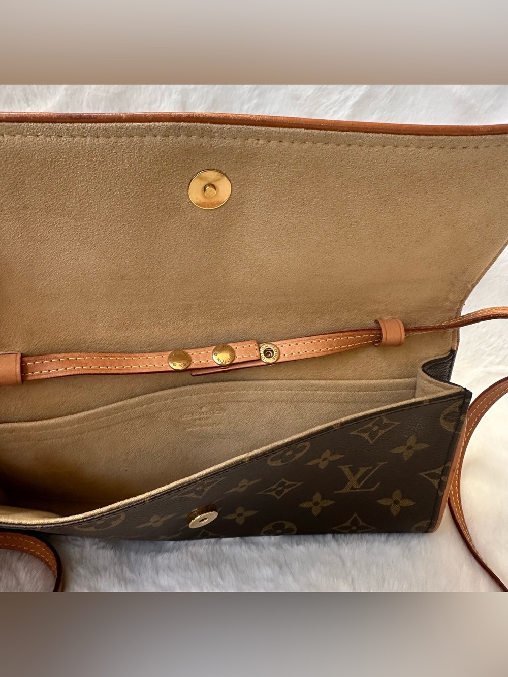 Authentic Louis Vuitton Brown Monogram Bag - Picture 4 of 10